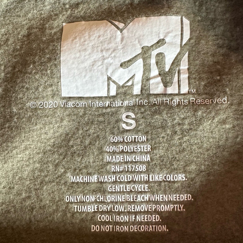 3/$30 ❤️ MTV Sweatshirt crew neck, green, EUC Size Small - Picture 3 of 4